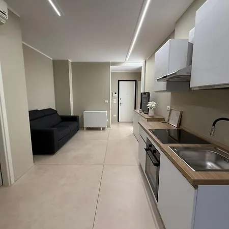 Maggiore Panoramic Tower 카스텔마조레