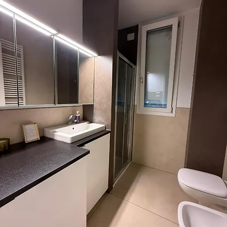 Maggiore Panoramic Tower 아파트 카스텔마조레