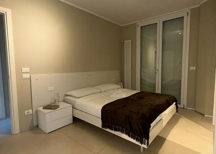 Maggiore Panoramic Tower Castel Maggiore