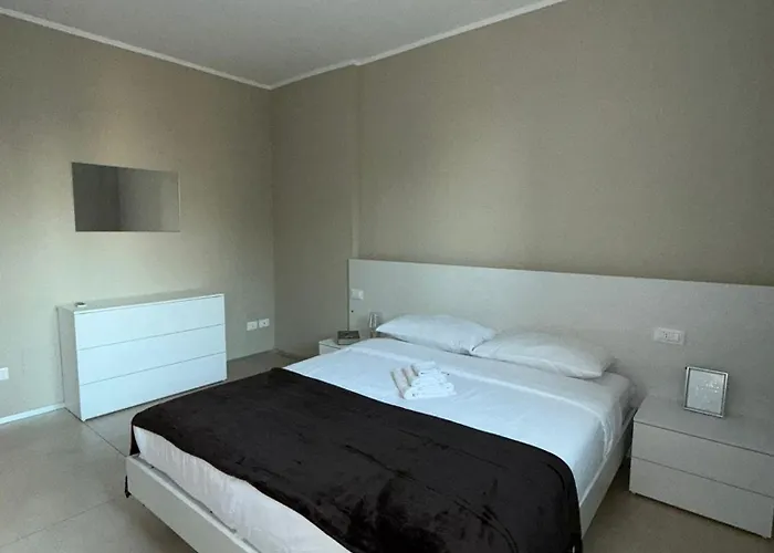 Appartamento Maggiore Panoramic Tower